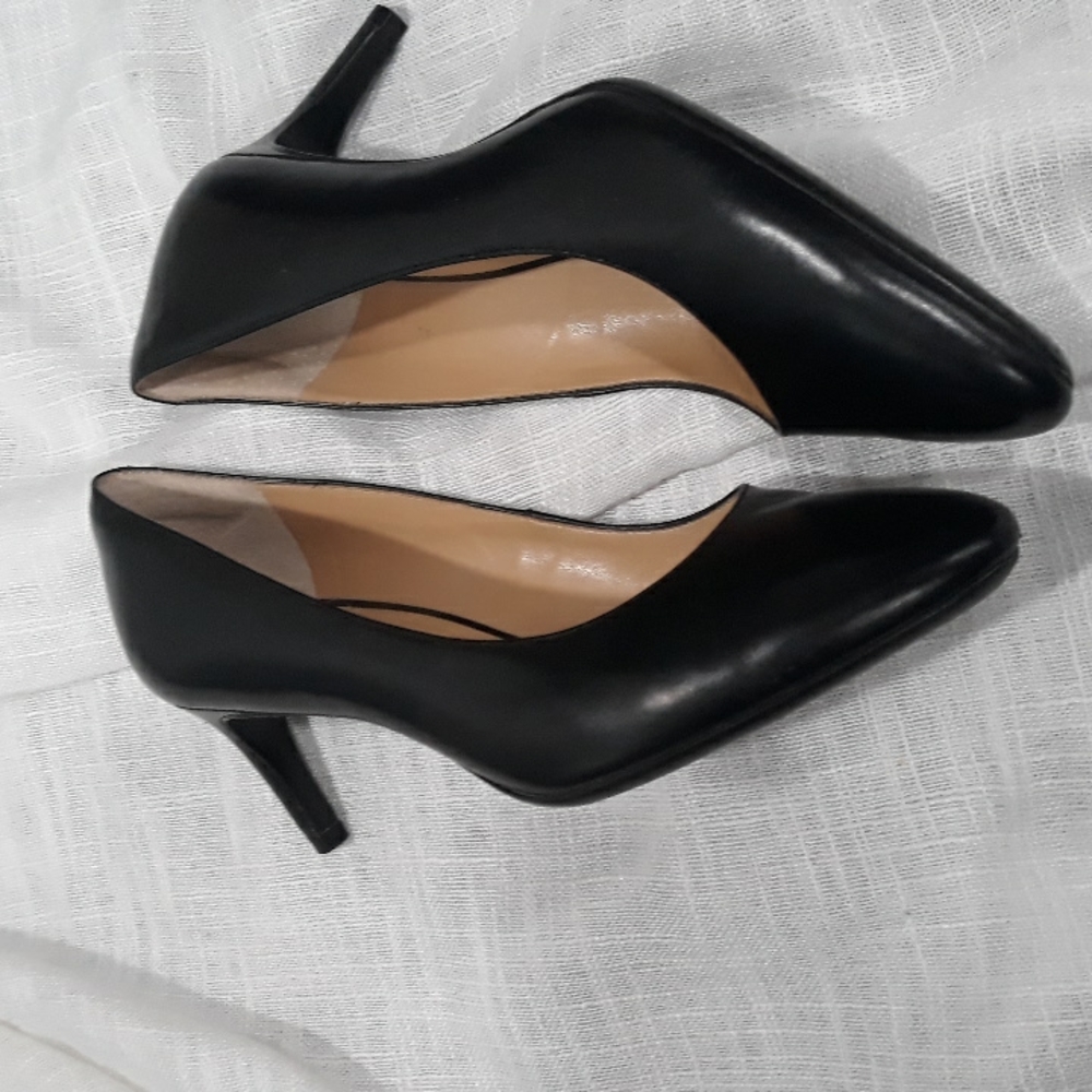 Talbots Basic Black Leather Heels. Size 8 - image 8